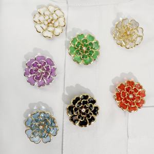 2025新しいトレンド高品質大サイズラインストーン花型シャツボタンカバーマルチカラーノベルティカフリンクスギフトエンゲージメント - Product Image 1