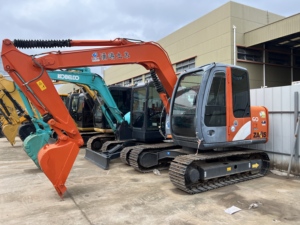 Se vende excavadora mini Hitachi Zaxis60 de segunda mano, máquina completamente inspeccionada sin defectos ocultos y con giro suave. - Product Image 1