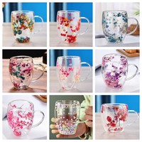 Nieuwe design hoogwaardige dubbelwandige glazen mok met gedroogde bloemen 350ml BPA-vrij vaatwasserbestendig voor drinken