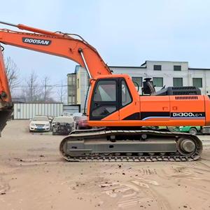 Excavatrice sur chenilles hydraulique d'occasion DOOSAN DH300LC-7 de 30 tonnes, moteur d'occasion en stock à vendre - Product Image 5