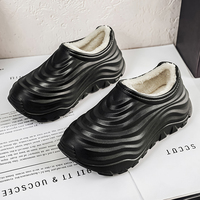 Sabots tendance hiver en EVA ondulé, doublés polaire, imperméables, à enfiler, plateforme, chaussures décontractées unisexe 36-45, chaudes et antidérapantes pour l'extérieur
