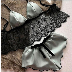 Conjunto de pijama de camisola y pantalones cortos de imitación de seda para mujer, estilo europeo y americano, holgado, informal, cómodo, con encaje. - Product Image 3