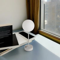 Lampe de table LED moderne rechargeable avec bras flexible, base E26, commande tactile et intensité variable pour la salle à manger et les bars en extérieur