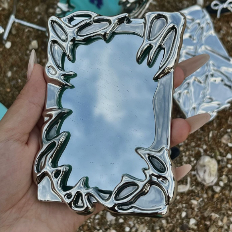 B (ไม่สามารถใส่บัตรได้)