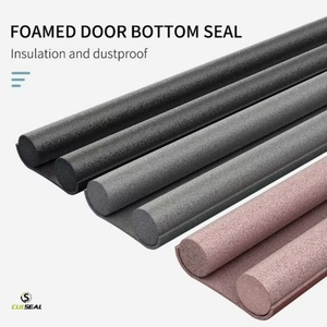 Bande de scellement souple et moderne pour bas de porte avec matériau EPE, durable et insonorisante, pare-draught à visser - Product Image 4