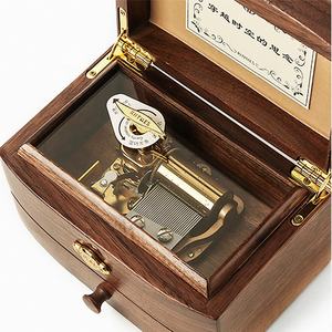 Caja <span class=keywords><strong>de</strong></span> <span class=keywords><strong>música</strong></span> <span class=keywords><strong>de</strong></span> madera <span class=keywords><strong>de</strong></span> doble capa, rines profesionales <span class=keywords><strong>de</strong></span> 30 tonos, grabado personalizado, gama alta, <span class=keywords><strong>música</strong></span> pop melody - Product Image 3