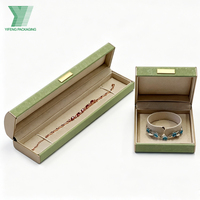 Boîte d'emballage et présentoirs à bijoux de luxe personnalisés en carton de haute qualité, écologiques, avec gaufrage et doublure en éponge