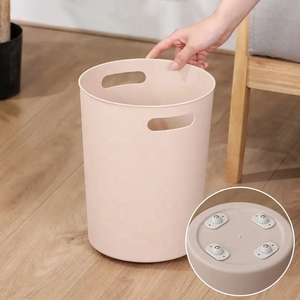 Venta al por mayor polea 360 rotación rueda adhesiva Mini cubo de basura estante rueda giratoria caja de almacenamiento inferior Universal - Product Image 1