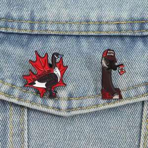 Pin Enamel Lucu Bentuk Bebek Kanada dari Paduan Seng dengan Daun Maple, Bros Honk Honk, Lencana Kerah, Perhiasan untuk Tas Ransel, Hadiah - Product Image 3