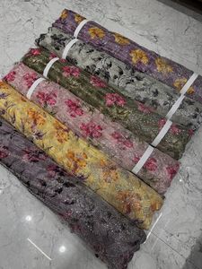 ผ้าไหมพรีเมียม เนื้อนุ่มลื่น หรูหรา เหมาะสำหรับตัดเย็บชุดเดรส ผ้าส่าหรี ผ้าพันคอ และแฟชั่นดีไซเนอร์ - Product Image 3