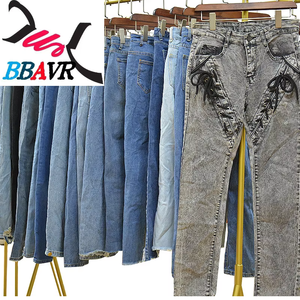 Liquidación por Sobreproducción: Jeans Usados para Mujer de Alta Calidad a Bajo Precio, Mezcla de Diseños y Tallas, Lote de Jeans para Dama - Product Image 3