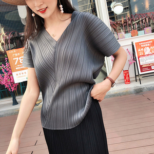 Blusa plisada <span class=keywords><strong>Issey</strong></span> <span class=keywords><strong>Miyake</strong></span> T camisa verano plus tamaño mujeres v cuello <span class=keywords><strong>de</strong></span> moda manga abrigo top - Product Image 2