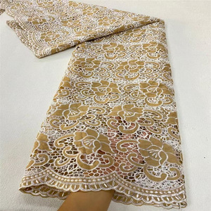 Tela Bordada Floral de Guipur Hecha a Mano, Moda Nigeriana para Mujer, Ecológica, 5 Yardas, Diseño Africano - Product Image 4