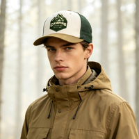 Gorra Trucker Casual Personalizada con Logotipo Bordado de Montaña, Diseño de Dos Tonos, Malla Transpirable en la Parte Trasera y Ajustable