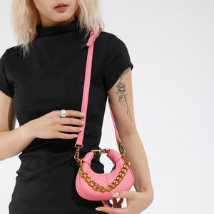 حقيبة يد صغيرة وشنطة كروس نسائية من البولي يوريثان بتصميم عصري وألوان الحلوى الرائجة لعام <span class=keywords><strong>2025</strong></span>، محفظة نقود لطيفة للفتيات مع سلسلة - Product Image 5