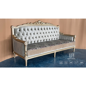 Sofá Chesterfield Rectangular de Terciopelo Azul Claro, Estilo Tufted, para Sala de Estar, Muy Popular - Product Image 2