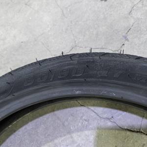 Super pneus pour motos de course de haute qualité - Product Image 4