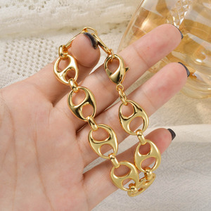 personnalisé luxury fashion bangles hollow double oval interlocking <b>copper</b> <b>bracelets</b> forunisex - Product Image 3