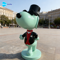 Sculpture de dessin animé Snoopy en résine personnalisée avec technique d'aérographe, couleur et logo personnalisés, design tendance pour la décoration de la maison