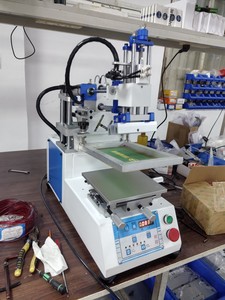 Máy in lưới bán tự động cho phụ kiện nhựa, kính mắt, đế giày, chất liệu acrylic - Product Image 5