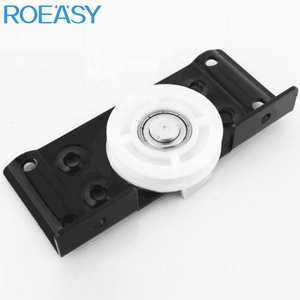 ROEASY <span class=keywords><strong>Kit</strong></span> de rails de <span class=keywords><strong>porte</strong></span> de grange à double <span class=keywords><strong>coulissante</strong></span> en nickel brossé de 6.6 pieds, poulie en J de base, robuste, coulissant en douceur et silencieusement - Product Image 1