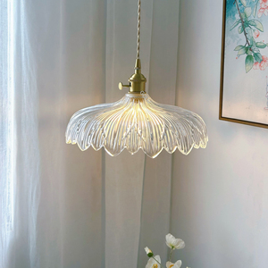 Großhandel Kreative Französische Elegante Blumenförmige Klare Glas-Pendelleuchte Eisenkörper Frischer Blumenschirm LED-Hängelampe - Product Image 2