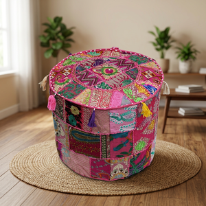 Pouf de rangement traditionnel en coton brodé, rose, avec patchwork multicolore et pompons, décor fait main - Product Image 1