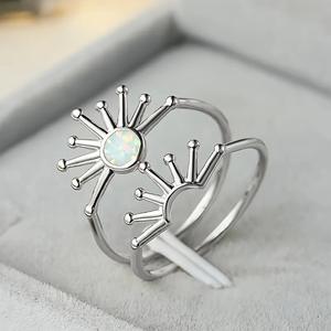 Anillo de Cóctel H392 Crown, Chapado en Oro, con Ópalo en Engaste de Bisel, Joyería de Moda Unisex, Regalo - Product Image 2