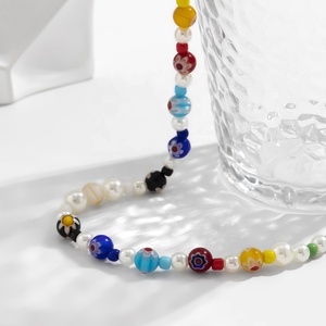 Collar de cuentas de colores al por mayor para hombres y mujeres gargantilla de perlas de imitación hecha a mano con cuentas de flores de cristal joyería de verano de moda - Product Image 4