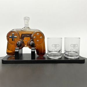 Nhà máy <span class=keywords><strong>b</strong></span>á<span class=keywords><strong>n</strong></span> <span class=keywords><strong>b</strong></span>ộ <span class=keywords><strong>b</strong></span>ình rượu Whiskey kiểu mớ<span class=keywords><strong>i</strong></span> kèm hai ly thủy tinh trong suố<span class=keywords><strong>t</strong></span>. - Product Image 1