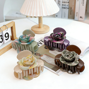 مشبك شعر نسائي جديد على شكل وردة من الأسيتات، مشبك شعر أنيق وراقي بتصميم زهري، مشبك شعر متوسط الحجم من حمض الخليك، إكسسوار شعر راقٍ وجميل - Product Image 1