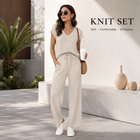 Ensemble deux pièces personnalisé pour femme : haut col en V coupe droite et pantalon large à cordon de serrage, avec boutons et ceinture, couleur unie