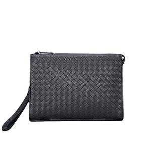 Bolso de mano para hombre de cuero genuino negro tejido - Cierre completo seguro, elegante y compacto, compañero diario con ranuras para tarjetas - Product Image 1