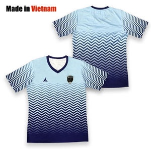 Polyester de maillot de football à séchage rapide personnalisé de qualité supérieure avec conception d'impression par sublimation vêtements de football de qualité supérieure - Product Image 1