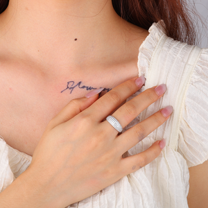 Anillos de Mujer con Diamantes Moissanite VVS1 y Plata S925 Chapada en Oro de 18k, Joyería Versátil Única al por Mayor de Fábrica - Product Image 4