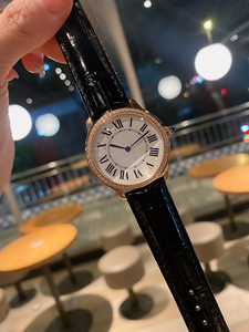 Reloj mecánico automático moderno y elegante con diamantes incrustados, correa de piel de vaca con diseño de cocodrilo marrón - Product Image 1