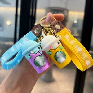 พวงกุญแจพลาสติก PVC รูปการ์ตูน 3 มิติ สร้างสรรค์ ลายแก้วกาแฟโบบา ไอศกรีม หมี สำหรับกระเป๋าหนังสือ กุญแจรถคู่รัก ของขวัญห้อยกระเป๋า - Product Image 1