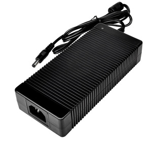อะแดปเตอร์ไฟฟ้าสีเขียว 12V 20A 240W สำหรับเดสก์ท็อป ระบบระบายความร้อนด้วยอากาศ อุปกรณ์อุตสาหกรรม ได้รับการรับรองมาตรฐาน 3C - Product Image 1