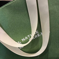 Sac d'emballage de luxe écologique en feuille chaude verte de qualité supérieure pour les bijoux de mode, les parfums, les bougies, les magasins de vêtements, l'emballage de sacs