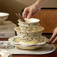 Service de vaisselle vintage en céramique rouge à motifs floraux festonnés, bols, assiettes, plat à poisson ovale, pour la maison, cadeau de mariage, café, vaisselle de ferme