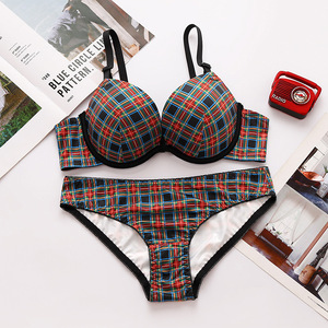 <span class=keywords><strong>Set</strong></span> di mutandine sportive da donna Sexy per reggiseno convertibile con stampa a vita bassa Push-Up <span class=keywords><strong>Set</strong></span> di Lingerie Sexy da donna - Product Image 5