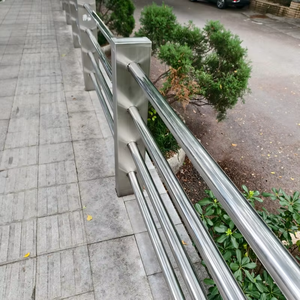 Barrières de circulation en acier pour la sécurité des piétons avec réflecteur pour le contrôle des foules sur trottoir Zone de chantier - Product Image 6