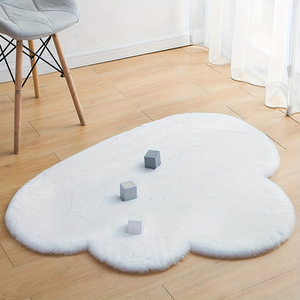 Tapis en fausse fourrure de lapin en forme de nuage blanc, lavable en machine, pour chambre d'enfant, salon, bureau - Product Image 1