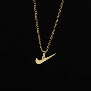 <span class=keywords><strong>Accessori</strong></span> moda Hip Hop <span class=keywords><strong>uomo</strong></span> <span class=keywords><strong>regalo</strong></span> in acciaio inox gancio curvo logo collana pendente - Product Image 5