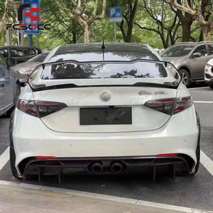 Aileron arrière en fibre <span class=keywords><strong>de</strong></span> carbone directement <span class=keywords><strong>de</strong></span> l'usine pour <span class=keywords><strong>Alfa</strong></span> <span class=keywords><strong>Romeo</strong></span> <span class=keywords><strong>Giulia</strong></span> 2015-2021 Accessoires <span class=keywords><strong>de</strong></span> pare-chocs <span class=keywords><strong>de</strong></span> voiture <span class=keywords><strong>de</strong></span> haute qualité - Product Image 4