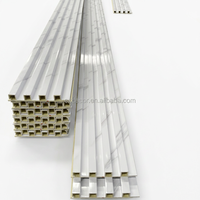 Panneaux muraux acoustiques ignifuges en bambou WPC, grille 3D texturée, fixation par clip pour la décoration intérieure des villas et des hôtels