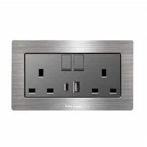 Interrupteur mural universel à double commande tactile en acier inoxydable brossé, norme EU 146, 4 prises, avec protection IP11 - Product Image 1