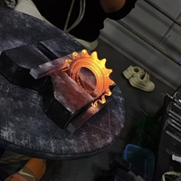 Le fabricant personnalise directement les béchers en quartz. La personnalisation peut être réalisée sur base de dessins ou d'échantillons.