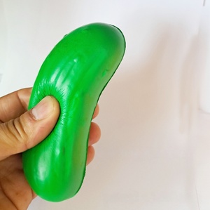 Pelota Antiestrés de Espuma de PU con Forma de Pepino de 4.72 Pulgadas, Personalizable con Logotipo, Juguete <span class=keywords><strong>para</strong></span> Aliviar el Estrés, Regalo Divertido <span class=keywords><strong>para</strong></span> Compañeros de Trabajo, Voluntarios y Personal - Product Image 6