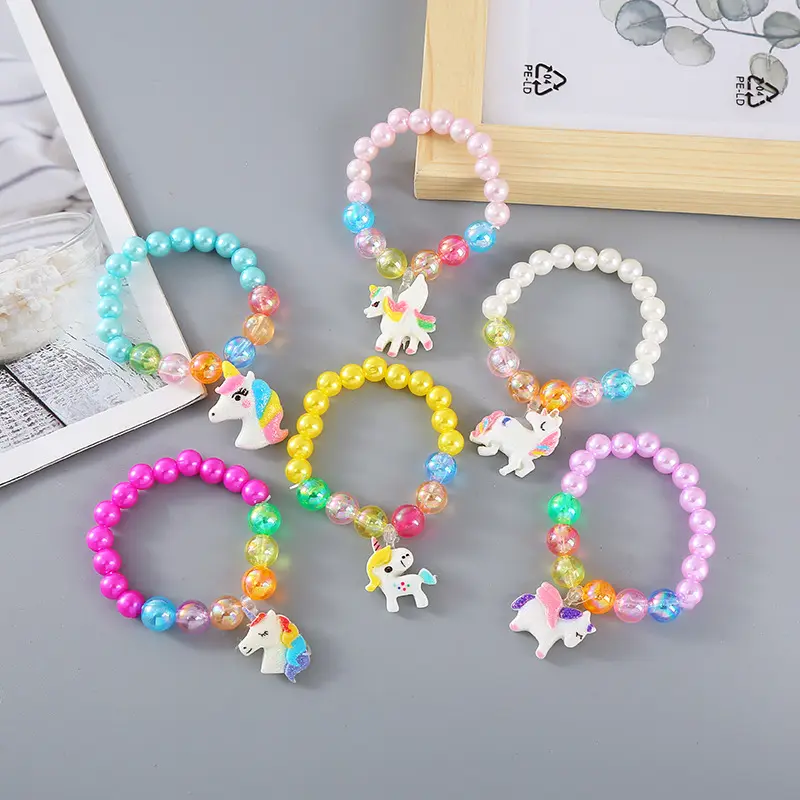 Groothandel 2024 Meisjes Prinses Sieraden Kleurrijke Plastic Kralen Kralen Elastische Armband Eenhoorn Cartoon Hanger Schattige Bedelarmband